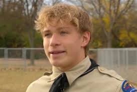 Un adolescent amoureux des chiens s'investit corps et âme dans la création  du premier parc canin de sa commune