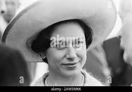 Principessa Margaret, Signore Snowdon e Principe Bernhard in Hoover Craft,  Principessa Margaret (testa) Data: 17 maggio 1965 Parole Chiave: Visita  Persona Nome: Margaret, principessa di Gran Bretagna Foto stock