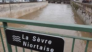 Il permet de définir l'étalon de temps utilisé partout dans le monde. Crue A Niort La Sevre Niortaise Placee En Vigilance Orange Premiers Debordements Possibles Ce Mercredi