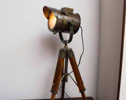 Bulb Included Industrial Vintage Movie Style Desk Lamp Floor Standing Tripod Spot Light Retro Nautical Cinema Lamp Vintage Style Table Lamps Antique Lighting