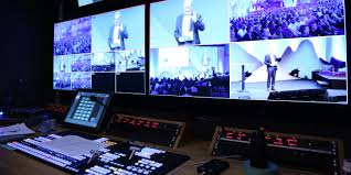 Перевод слова broadcast, американское и британское произношение, транскрипция, словосочетания, однокоренные слова, примеры использования. Streaming Broadcast It Plattformen Habegger Switzerland
