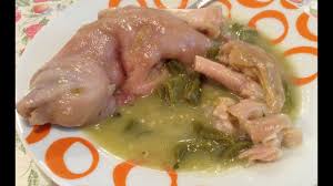 Las manos de cerdo son una delicia pero debido a su alto contenido calórico (340 kcal/100g) es. Manitas De Cerdo Ensalsa Verde Pig Trotters In Green Sauce Youtube