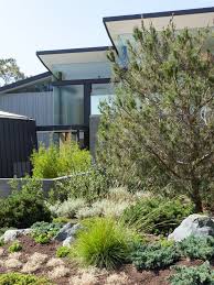 Toulon Studio William Hefner 68 Toulon House Exterior Studio