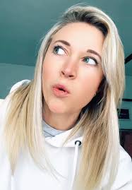 Katlin Brooks's Instagram, Twitter & Facebook