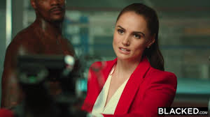 Reporter Tori Black stays after interview to have threesome with black  boxers Jason Luv and Louie Smalls | AREA51.PORN