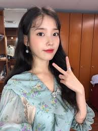 fancafe 190625 iu replies to fans comments on fancafe iu fashion kpop girls fashion