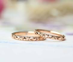 ピンクゴールドに放射状に広がる彫り模様をあしらった結婚指輪 marriage wedding ring bridal k18 マリッジリング 結婚指輪 オーダーメイド ウエディング ith イズマリッジ 結婚指輪 オーダーメイド 結婚指輪 指輪