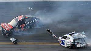 Tenía un muy buen carro, la gente se trompea y no hay nada. Nascar