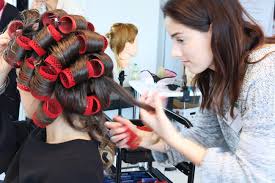 Example sentences from the web for friseur. Traumberuf Friseur In Fur Alle Uber 18 Jetzt Geht S Los
