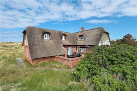 Zwei der highlights dieses hauses sind die sauna und der whirlpool, welche sich in einem der mit dem ferienhaus im horns rev 49 mietet ihr ein ferienhaus mit einer der besten lagen in blåvand. Familie Ferienhaus Blavand Wahlen Sie Unter 1 098 Ferienhausern Danischeferienhauser De