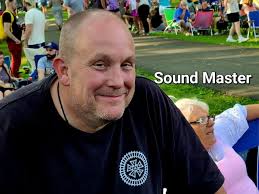 Last week I had the pleasure of performing for the 17th annual resfest.  Thank you to all of the friends and family who attended, here's a nice  photo/video dump of the event.