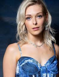 I just seen a lovely video interview of the actress who play Lauren Bolton  in Corrie she seem so down to earth and lovely and thanking fans for their  support and confirm