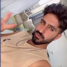 ההוצאה הכי לא משתלמת שהוצאתי בחיי,פשוט אל תקנו מחשבים מאסוס באמת,כבר בחודש  הראשון הייתי צריך להפעיל אחריות בגלל בעיות בלוח אם,כיום שנה אחרי אותם  הבעיות מופיעות לסירוגין,זוועה של מחשב וזוועה של שירות