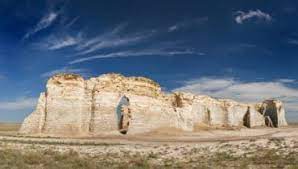 17 Most Beautiful Places To Visit In Kansas The Crazy Tourist Cool Places To Visit Day Trips Places To Visit