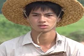 Không chỉ làm công tác sưu tầm, nghiên cứu, tổng hợp thông tin, bản thân ông một lần, lê lợi sang sông, trời đã nhập nhoạng tối, sương giăng khắp ngả mặt sông, bãi mía, bỗng thấy thấp thoáng nương dâu, một người con gái đang thoăn thoắt hái lá. Dan Diá»n Vien Song á» Ä'ay Song Sau 16 NÄm Vnexpress Giáº£i Tri