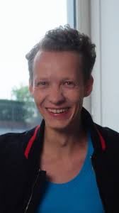 Finally it's official! So excited for this one! with the best  @realronhoward @thedanielbruhl @ana_d_armas @sydney_sweeney @vanessa__kirby  @tobywallace__ #judelaw #ignaciogasparini #paulgleeson #richardroxburgh