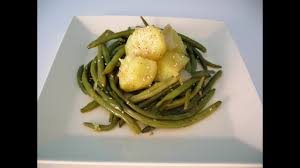 Lessate i fagiolini in acqua salata. Padellata Di Fagiolini E Patate Ricetta Vegetariana Youtube