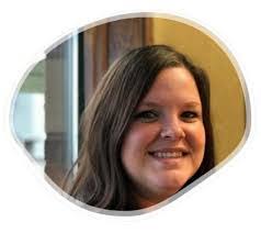 Holly Tott's Instagram, Twitter & Facebook