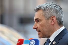 Putin Meets First European Leader Since Invasion, Told War 'Needs to End'