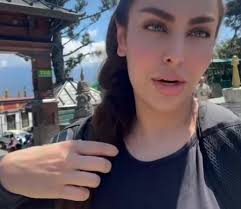 “Enlightenment is when a wave realises it is an ocean” i whish i was in  more appropriate clothes and not so touristy 🙏