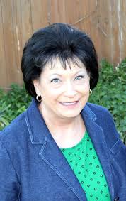 Carrie Dodd's Instagram, Twitter & Facebook