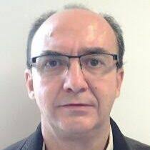 Es para nosotros una tristeza muy grande comunicaros el fallecimiento del  profesor Pedro Manuel Díaz Ortuño, del Departamento de Información y  Documentación, en la mañana de hoy. Su cuerpo será velado a