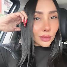 Scarlet Carson (@estainfamia)