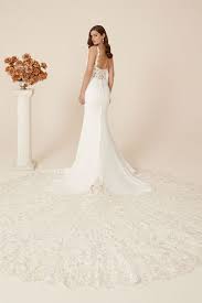 From fit & flare cocktail dresses to floral mini skater dresses, you'll stand out in any crowd! Fit And Flare Wedding Dresses Justin Alexander