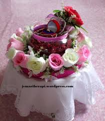 Contoh idea gubahan hantaran tunang untuk lelaki perempuan gaya simple, murah & jimat. Idea Hantaran Pertunangan Cheritera Chenta Farah