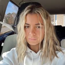 Doris Barefoot's Instagram, Twitter & Facebook