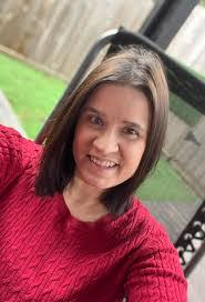 Evette Hernandez's Instagram, Twitter & Facebook