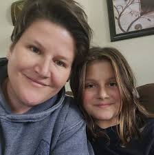 Come laugh, paint, and make some weird art with us! Dr Lemco's Creative  Club is the only art workshop led by comedians. All supplies provided, and  keep what you make. No skill