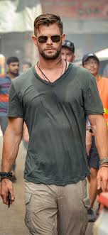 Наёмнику тайлеру рейку поручают освободить сына международного преступника. Extraction 2020 Extraction Movies 2020movies Chrishemsworth Netflix Iphone11wallpaper Chris Hemsworth Body Chris Hemsworth Chris Hemsworth Movies