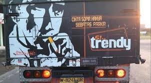 Tulisan Tulisan Kocak Ini Sangat Menghibur Pengendara Ketika Suntuk Di Jalan Lucu Truk Senyum