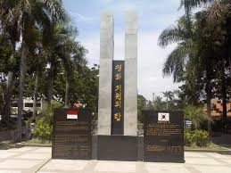 Hasil gambar untuk lokasi taman korea surabaya