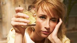 Beneficios de beber agua con limón