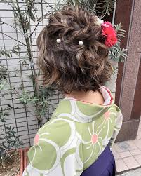 袴に合う髪型20選ミディアムのヘアスタイルと簡単ヘアアレンジは Belcy