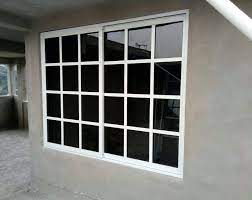 Ventana De Aluminio A Cuadros