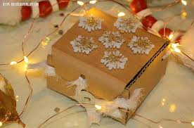 Mar 26, 2014 · 25 ideas for decorating your garden fence. 15 Simple And Stunning Gift Box Decoration Ideas