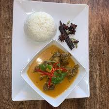 Cook on a low heat for at least 6 hrs. Indonesian Lamb Rendang Slow Cooked Lamb Curry With Potato Lemongrass Coconut Milk And Spices Picture Of Hua Thai Athlone Tripadvisor