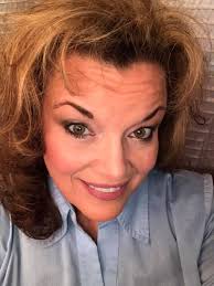 Luxury Captured In A Bottle ! ♠️ Blonde Amber ♥️