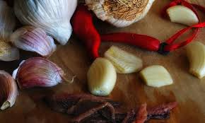 Sempre legata al sale in russia esiste una credenza che coinvolge le spose. Gli Antichi Rimedi Dei Nonni Contro Malocchio E Malanni Credenze Popolari Tra Superstizioni E Riti