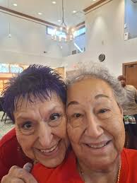 A little bit of Marcus having fun at Christmas in Grapevine 🎄🎶