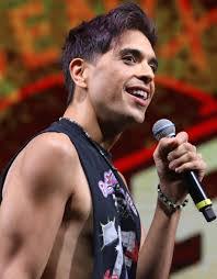 Brandon Royce's Instagram, Twitter & Facebook