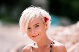However, the hair on the crown, in temples and bangs, remain elongated. 55 Long Pixie Cut Looks For The New Season Lovehairstyles