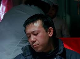 His disenchanted comrades include a nightclub chanteuse as well as an escaped convict. (IMDb). vlc0000521 Fei Xie Ben ming nian AKA Black Snow (1990) - vlc0000521