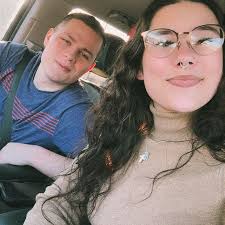 Why can't I put Ariel's royal bundle outfits on?