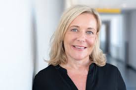 Caroline Shaw (healthcare administrator)