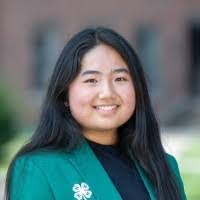 Hannah Vang's Instagram, Twitter & Facebook