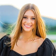 Deanna Blue's Instagram, Twitter & Facebook